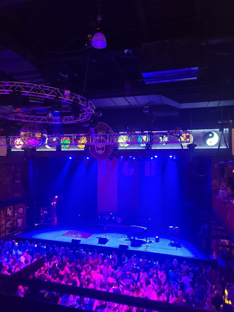 Image found on: https://www.yelp.com/biz/house-of-blues-boston-music-venue-boston House of Blues